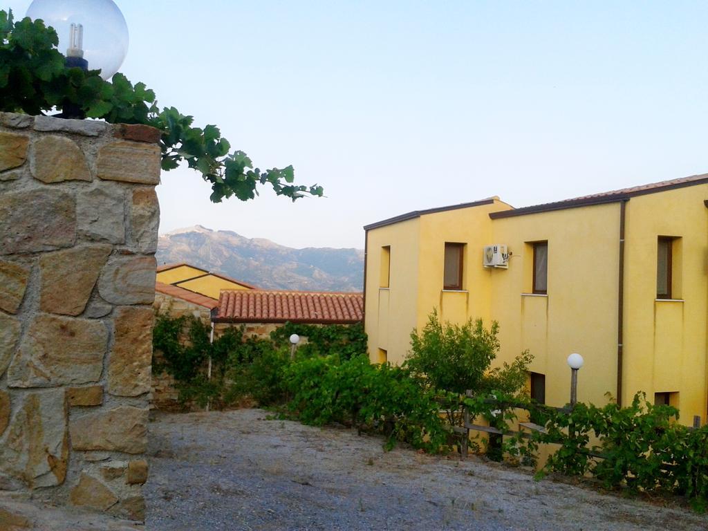 Villaggio Dei Balocchi Кастелбуоно Екстериор снимка