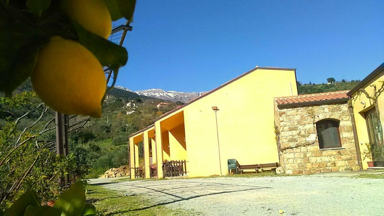 Villaggio Dei Balocchi Кастелбуоно Екстериор снимка